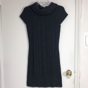 Short sleeves sweater dress with Cowl neck